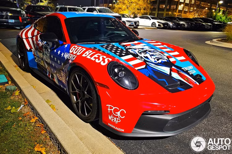 Xe được trang bị được trang bị hệ thống treo với kết cấu tay đòn kép cho cầu trước và hệ thống treo đa điểm cho cầu sau tích hợp tính năng đánh lái bánh sau.