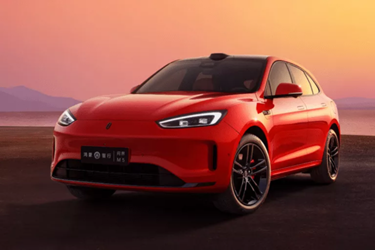 Chiếc xe mới được mệnh danh là Aito M5 mạnh nhất trong lịch sử với năm nâng cấp lớn về ngoại hình, buồng lái, lái xe thông minh, điều khiển xe và an toàn, theo quan chức này.