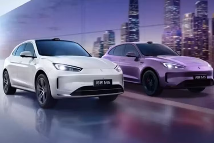 Ngoại hình của xe sẽ có sự khác biệt so với bản tiêu chuẩn khi thêm màu sơn ngoại thất Phantom Purple và Zero Degree White mới, trong khi buồng lái có thêm nội thất màu cam mới, cần số kiểu mới, không gian lưu trữ ở bảng điều khiển trung tâm và chỗ để chân bốn hướng cho ghế phụ lái.