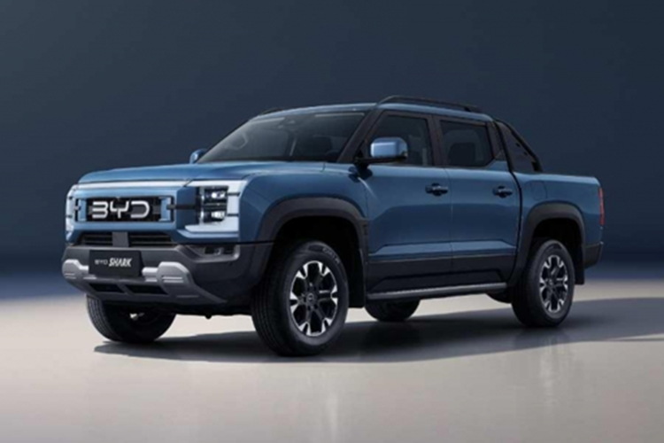 BYD Shark 6 được trang bị cổng sạc AC 7kW và DC 55 kW cho phép việc sạc xe thuận tiện hơn. Cổng trước có thể sạc đầy Shark 6 từ 15%-100% trong khoảng 5 giờ, trong khi cổng sau có thể sạc lại xe bán tải từ 30% đến 80% trong khoảng 20 phút.