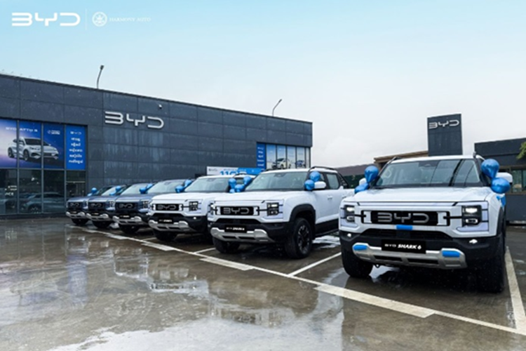 Không giống như hầu hết các mẫu xe bán tải khác, BYD Shark 6 đi kèm với hệ thống treo xương đòn kép phía trước và phía sau để mang lại sự thoải mái khi lái xe. Kết hợp với khả năng giảm tiếng ồn, độ rung và độ xóc hàng đầu, BYD cho biết Shark 6 thoải mái và tinh tế hơn so với các đối thủ cạnh tranh.