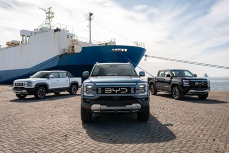 Khu vực thùng xe được thiết kế nhiều ổ cắm, mỗi ổ cắm có công suất định mức 6kW/230V và có thể cung cấp điện cho các thiết bị như tủ lạnh mini, máy pha cà phê, bếp từ, hệ thống âm thanh và nhiều thiết bị khác.