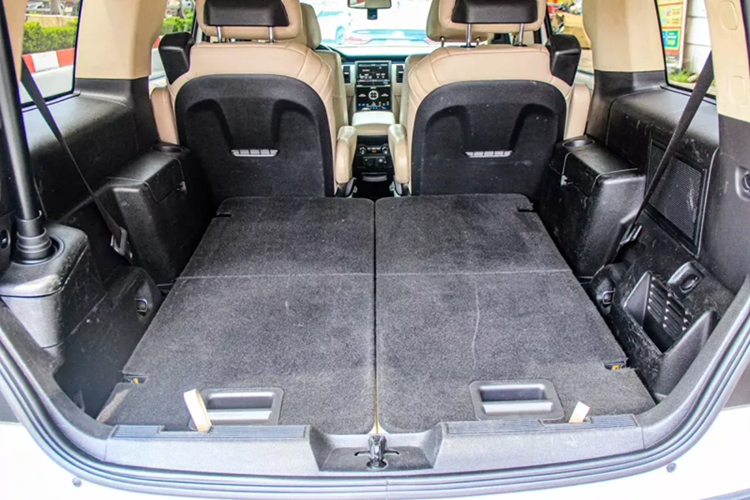 Tuy vậy là một chiếc xe đời sâu, con số thực tế đã cao hơn, khoảng 15L/100 km.