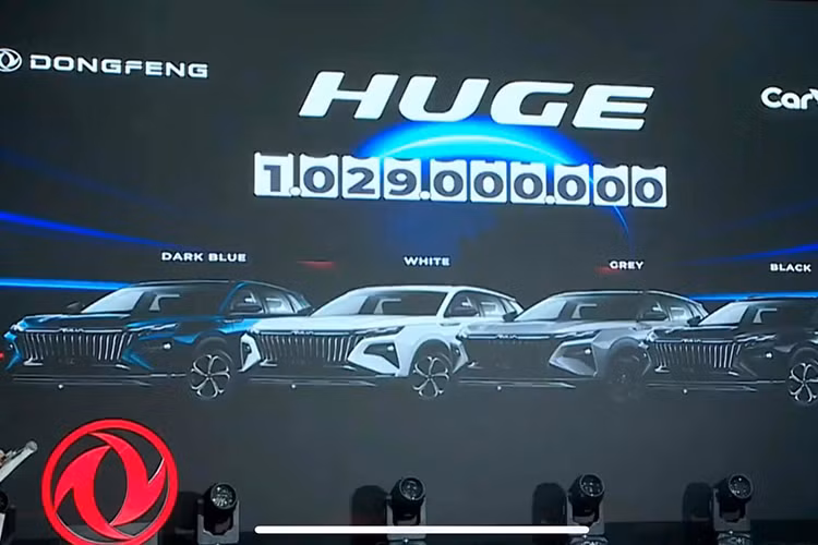 Giá những mẫu ôtô Dongfeng mới được chào hàng này khá đắt đỏ nếu so với các xe thuộc thương hiệu Nhật, Hàn hay Mỹ lâu đời tại Việt Nam. Điển hình là chiếc SUV Huge có giá lên tới 1,029 tỷ đồng.