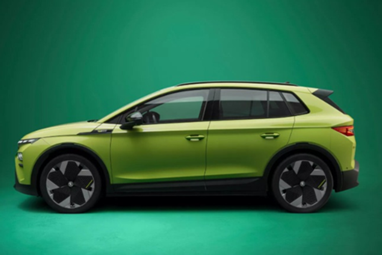 Skoda Elroq vRS được phát triển dựa trên nền tảng MEB chia sẻ với Volkswagen ID.4. Cung cấp sức mạnh cho Elroq vRS là hai mô-tơ điện với hệ dẫn động bốn bánh toàn thời gian (AWD), cho công suất lên tới 335 mã lực.