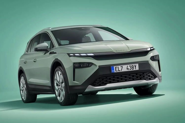 Dù không phải là một siêu xe điện, nhưng với hệ thống treo hạ thấp 15 mm phía trước và 10 mm phía sau, phanh lớn hơn và hệ thống lái được tinh chỉnh, Elroq vRS hứa hẹn sẽ mang đến cảm giác lái thể thao và linh hoạt.