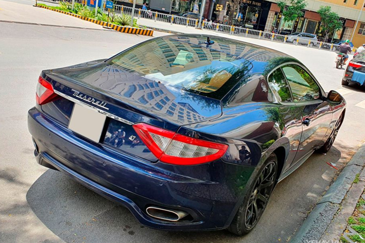 Động cơ kết hợp cùng với hộp số tự động 6 cấp, nhờ đó, Maserati GranTurismo MC Stradale mất khoảng 4,5 giây để tăng tốc lên 100 km/h từ vị trí xuất phát trước khi đạt vận tốc tối đa 303 km/h.