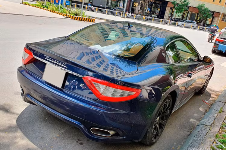 Động cơ kết hợp cùng với hộp số tự động 6 cấp, nhờ đó, Maserati GranTurismo MC Stradale mất khoảng 4,5 giây để tăng tốc lên 100 km/h từ vị trí xuất phát trước khi đạt vận tốc tối đa 303 km/h.