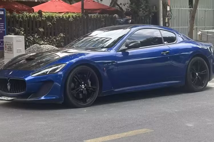 Cụ thể, đây là chiếc xe Maserati GranTurismo phiên bản MC Stradale của đại gia Sài Gòn này chỉ có 3 chiếc xuất hiện tại thị trường Việt Nam.