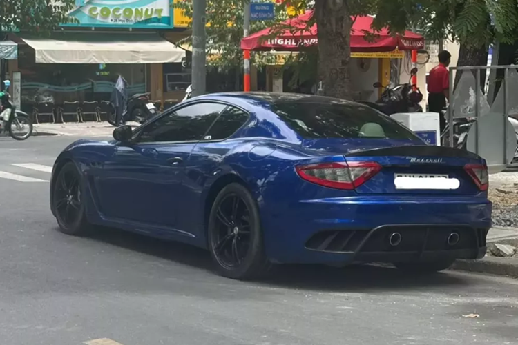 Chiếc xe này cũng từng rất nổi tiếng khi thuộc sở hữu của đại gia Minh Nhựa, sau đó bán qua nhiều chủ, và từng bị công an thu giữ do liên quan đến đường dây cá độ quy mô lớn do Nguyễn Văn Bình (36 tuổi, quê Bắc Giang) cầm đầu.