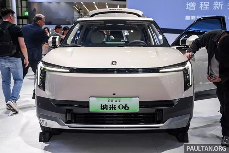 Như vậy, xe lớn hơn người anh em Dongfeng Box và tương đương với BYD Atto 2. Thiết kế của Nammi 06 mang phong cách giống xe Kia.