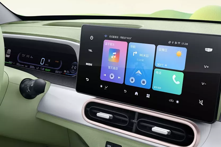 Các thông số kỹ thuật của mẫu ô tô điện giá rẻ này vẫn được giữ nguyên. Theo đó, xe dùng một mô-tơ điện phía trước, cho công suất tối đa 27 mã lực (20 kW) và mô-men xoắn cực đại 85 Nm.