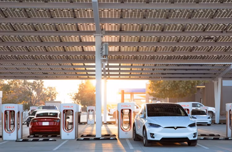 Ly do nguoi dung oto dien khong muon quay lai xe xang?-Hinh-2