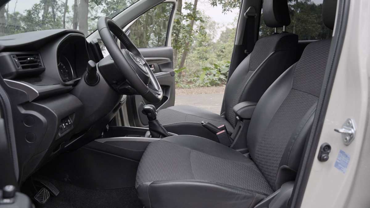 Suzuki XL7 Hybrid tu 599 trieu, xe 7 cho ly tuong cho gia dinh?-Hinh-8