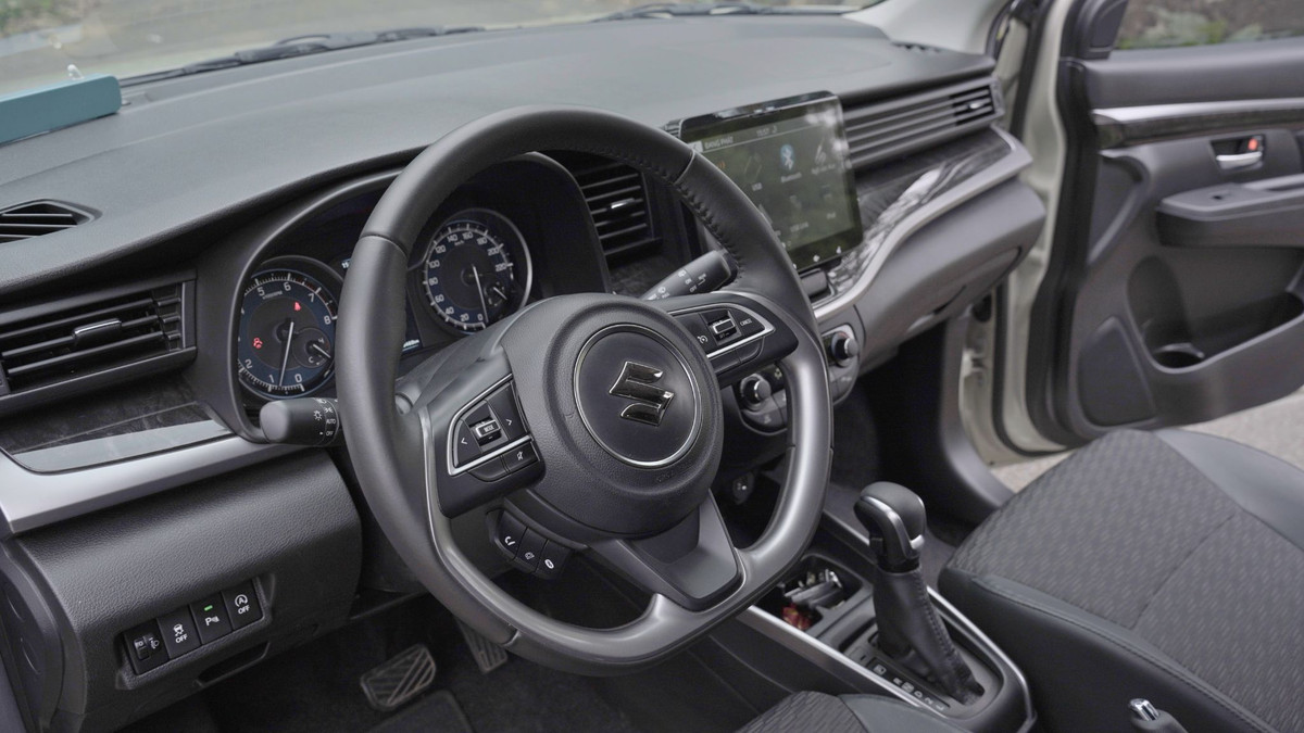 Suzuki XL7 Hybrid tu 599 trieu, xe 7 cho ly tuong cho gia dinh?-Hinh-11