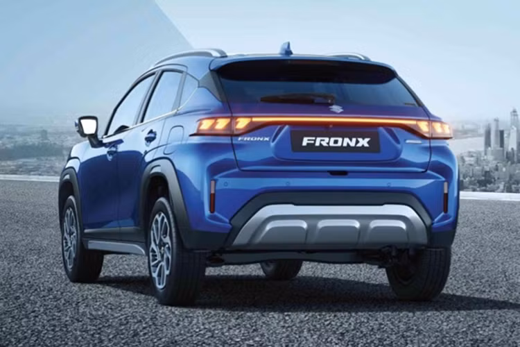 Thứ hai là hệ truyền động hybrid với sự kết hợp của động cơ xăng 1.0L tăng áp với mô tơ điện cho tổng công suất 100 mã lực, mô-men xoắn 148Nm và đi kèm hộp số sàn 5 cấp hoặc tự động 6 cấp. Về trang bị an toàn, Suzuki Fronx có 6 túi khí, phanh ABS, kiểm soát cân bằng và lực bám đường, cảm ứng hỗ trợ đỗ xe phía sau và camera lùi.