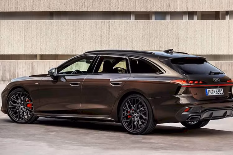 Bản máy dầu duy nhất có công suất 201 mã lực, mô men xoắn 400Nm. Hệ dẫn động 2 cầu mặc định trên bản V6 và là tùy chọn cao cấp trên 2 bản còn lại. Công nghệ đánh lái trục sau có mặt giúp Audi A6 2025 vận hành linh hoạt hơn.