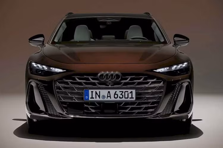 Thiết kế của Audi A6 2025 mới đã có sự cải tiến để mang đến cái nhìn năng động, thể thao hơn. Theo đó, các đường nét của xe sử dụng nhiều đường cong hơn, trong khi nhiều bề mặt bên ngoài được làm phẳng, giúp tăng thêm tính khí động học cho xe.