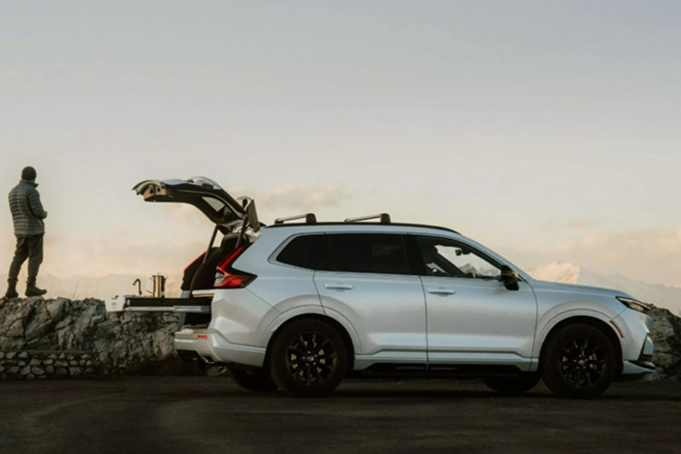 Sự kết hợp giữa khả năng vận hành hiệu quả và không gian nội thất linh hoạt có thể là lời gợi ý hấp dẫn cho tương lai của những mẫu xe du lịch thông minh...