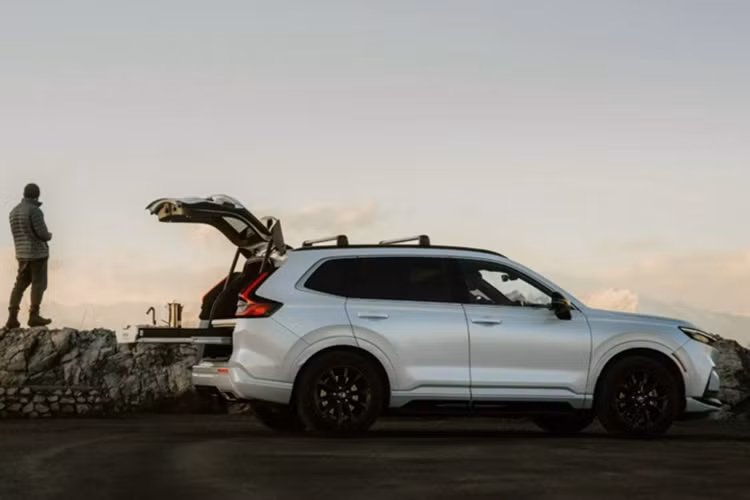 Sự kết hợp giữa khả năng vận hành hiệu quả và không gian nội thất linh hoạt có thể là lời gợi ý hấp dẫn cho tương lai của những mẫu xe du lịch thông minh...