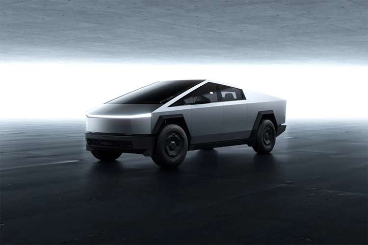 Nhằm ở rộng dải sản phẩm, Tesla đã giới thiệu phiên bản tiêu chuẩn Tesla Cybertruck Long Range 2025 mới tại thị trường Mỹ. So với phiên bản AWD hay Cyberbeast, xe chỉ có một động cơ điện với hệ dẫn động cầu sau.