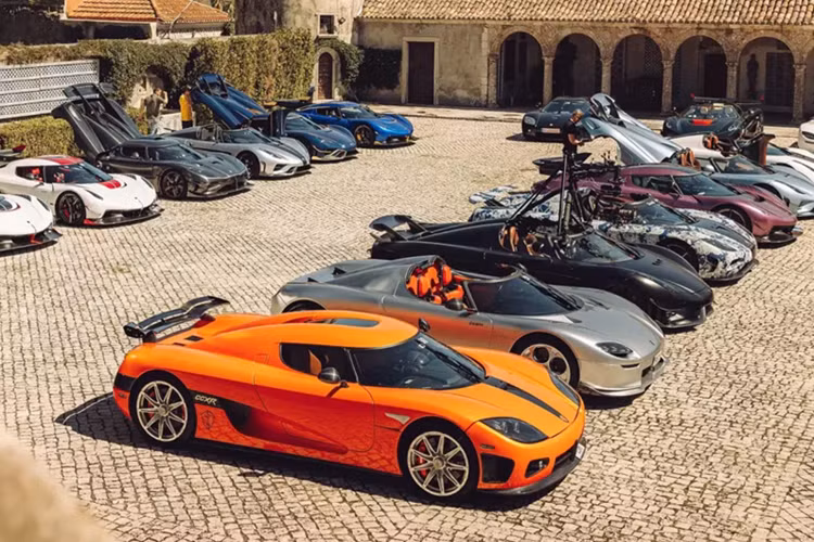 Thông số sức mạnh của xe CC850 là loại V8, dung tích 5.0 lít, tăng áp kép được bê từ siêu phẩm Jesko sang, điều này giúp xe tạo ra công suất tối đa 1.385 mã lực, đủ tiêu chí vào phân khúc xe megacar nhưng phải chạy bằng nhiên liệu E85.