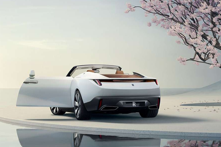 Động cơ tạo ra công suất tối 593 mã lực và mô-men xoắn cực đại 840 Nm. Nhờ đó, xe có thể tăng tốc từ 0-100 km/h trong thời gian dưới 5 giây và đạt vận tốc tối đa 250 km/h.