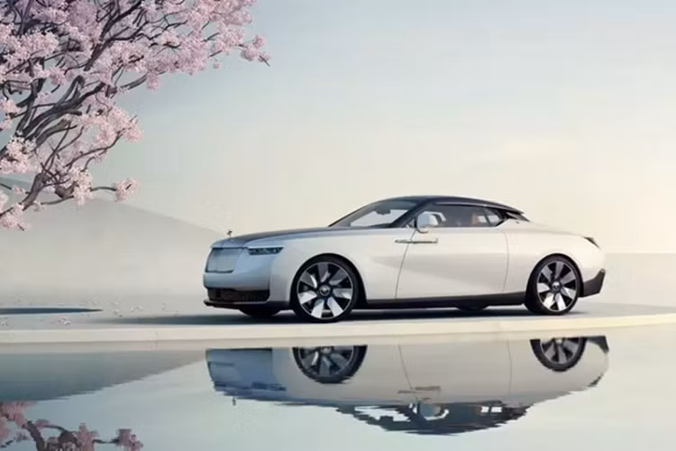 Mãi đến nay, hình ảnh Rolls-Royce Arcadia Droptail về Singapore đã được chia sẻ, nếu tạo điều kiện cho chiếc xe này lăn bánh, chủ nhân phải tốn thêm 1 khoản tiền gấp 3 lần giá khởi điểm 30 triệu USD của xe, nên nhiều khả năng nó sẽ được trưng bày ở trong garage của anh, 1 bộ sưu tập ước tính hơn 1.000 ôtô, rất nhiều trong đó là các siêu xe, hypercar, xe đua và siêu phẩm triệu USD như Rolls-Royce Arcadia Droptail.