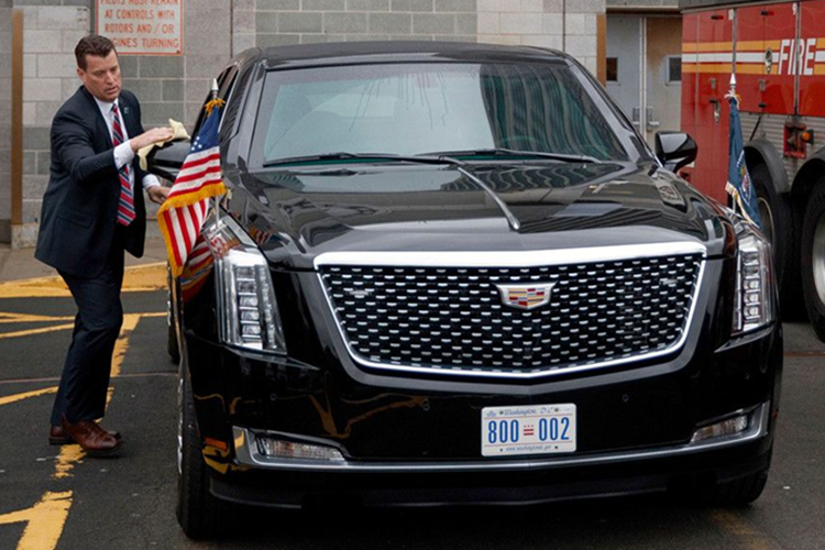 Khoang nội thất của xe được thiết kế để cách ly hoàn toàn với bên ngoài nhằm ngăn chặn các vụ tấn công hóa học hay bảo vệ người ngồi trên xe trong các trường hợp va chạm, cháy nổ.