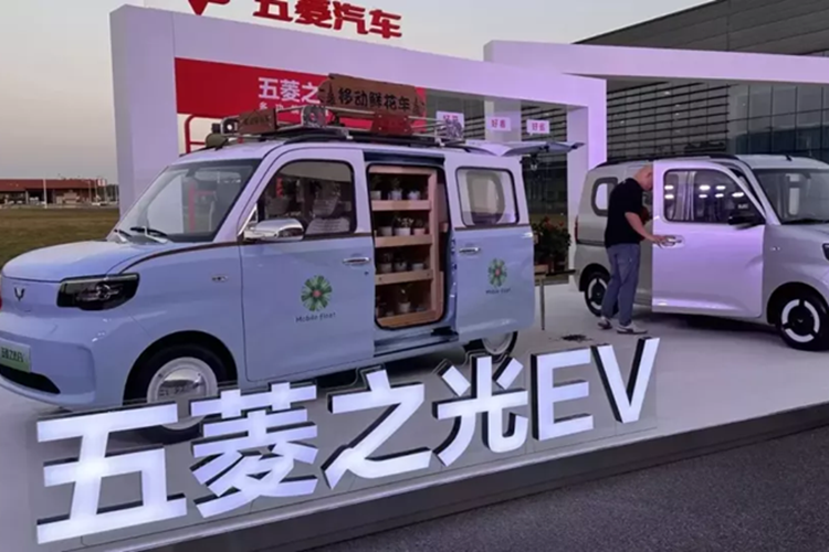 Những người đặt hàng xe với khoản đặt cọc 1.000 nhân dân tệ (135 đô la Mỹ) sẽ được giảm giá 2.000 nhân dân tệ và bộ sạc AC 3,5 kW miễn phí.