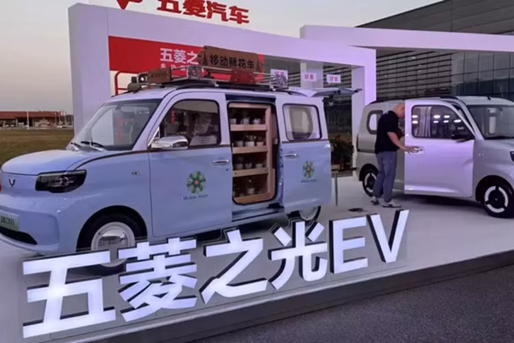 Những người đặt hàng xe với khoản đặt cọc 1.000 nhân dân tệ (135 đô la Mỹ) sẽ được giảm giá 2.000 nhân dân tệ và bộ sạc AC 3,5 kW miễn phí.