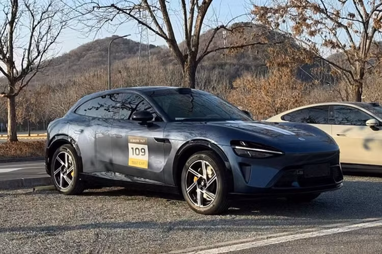 YU7 sẽ cung cấp cấu hình RWD một động cơ và AWD hai động cơ. Biến thể AWD bao gồm động cơ phía trước 220 kW và động cơ phía sau 288 kW, cung cấp tổng công suất 508 kW (691 mã lực) và tốc độ tối đa 253 km/h.