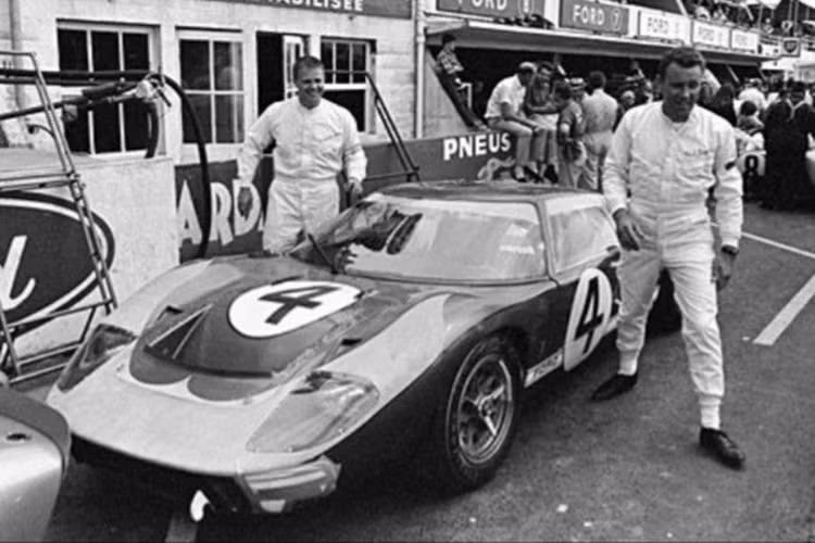 Ford GT40 Mk II 1966 cổ lỗ sĩ dự kiến bán 264 tỷ đồng Ford GT40 Mk II 1966 co lo si du kien ban 264 ty dong