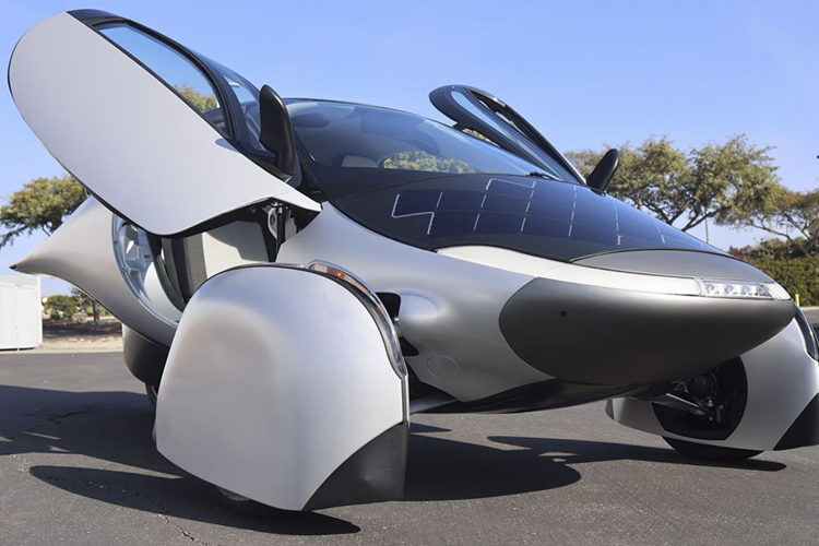 Tan thay xe dien mat troi Aptera chay 482km khong can sac-Hinh-2