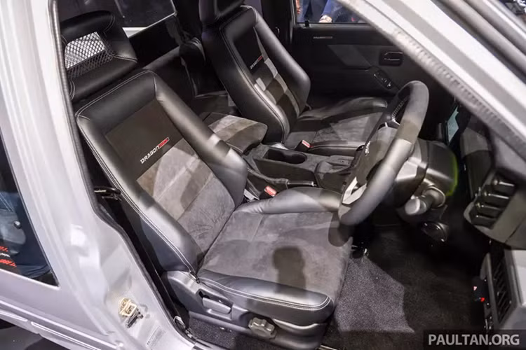 So với Isuzu D-Max và mu-X, động cơ mạnh hơn 57 mã lực cũng như 150 Nm, và gấp đôi TFR nguyên bản.