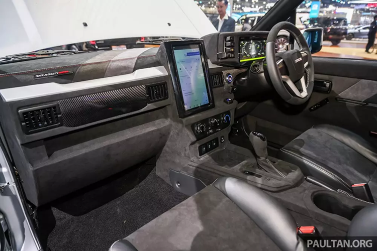 Cách tiếp cận này không khác là bao so với công thức mà Hyundai từng áp dụng cho mẫu xe concept có tên Heritage Series Grandeur. Cả hai đều kết hợp công nghệ và phong cách hiện đại trên một thiết kế quen thuộc.