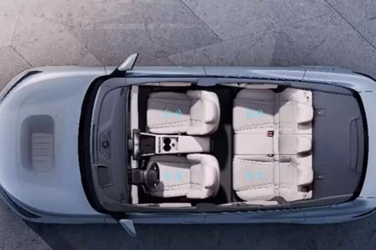 Có bốn loại sơn ngoại thất để lựa chọn: xám, trắng, xanh lá cây và be. Hệ thống hỗ trợ lái xe tiên tiến được hiện thực hóa thông qua giải pháp ba camera “God's Eye” C (DiPilot 100) của BYD để đạt được khả năng dẫn đường tốc độ cao trên chế độ lái tự động, đỗ xe thông minh, phanh khẩn cấp tự động và giám sát điểm mù, để kể tên một số tính năng.