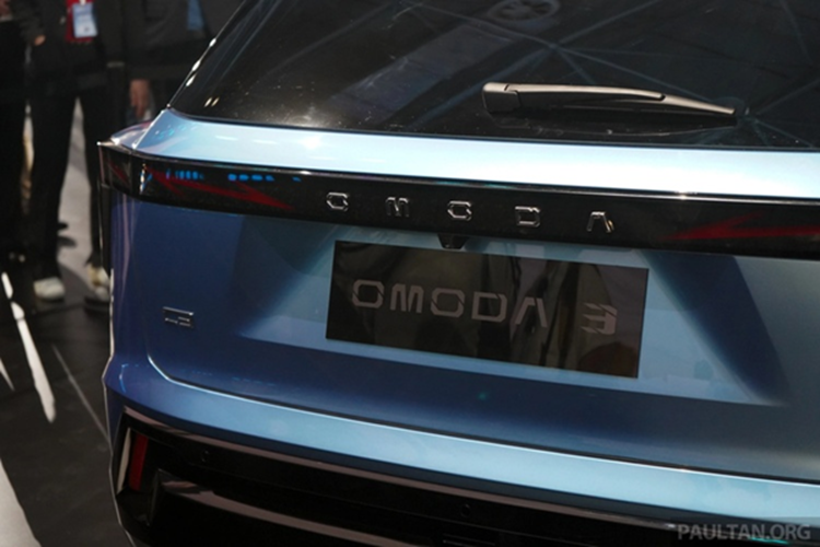 Omoda C3 cũng được trang bị ghế ngồi “Starship Commander Seat” với khoang lái phong cách game thủ. Ngoài ra, mẫu xe mới cũng được cung cấp tùy chọn rộng rãi với màu sơn và phụ kiện đi kèm.