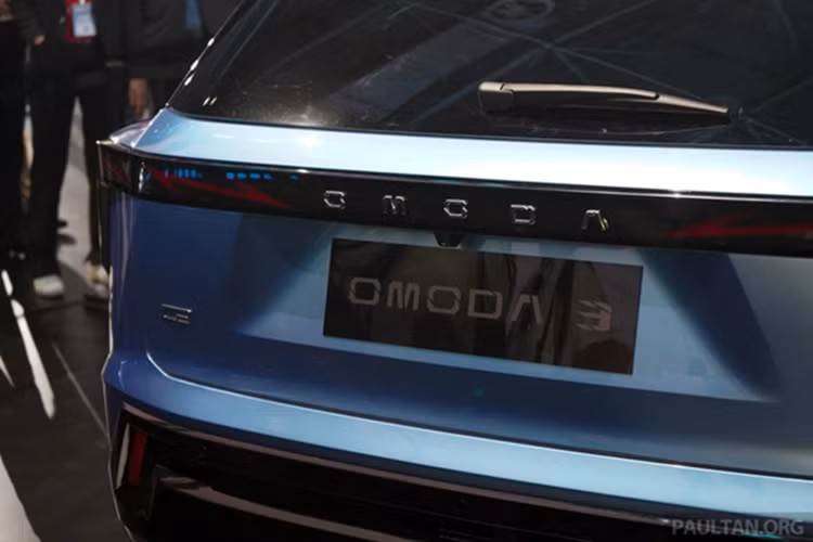 Omoda C3 cũng được trang bị ghế ngồi “Starship Commander Seat” với khoang lái phong cách game thủ. Ngoài ra, mẫu xe mới cũng được cung cấp tùy chọn rộng rãi với màu sơn và phụ kiện đi kèm.