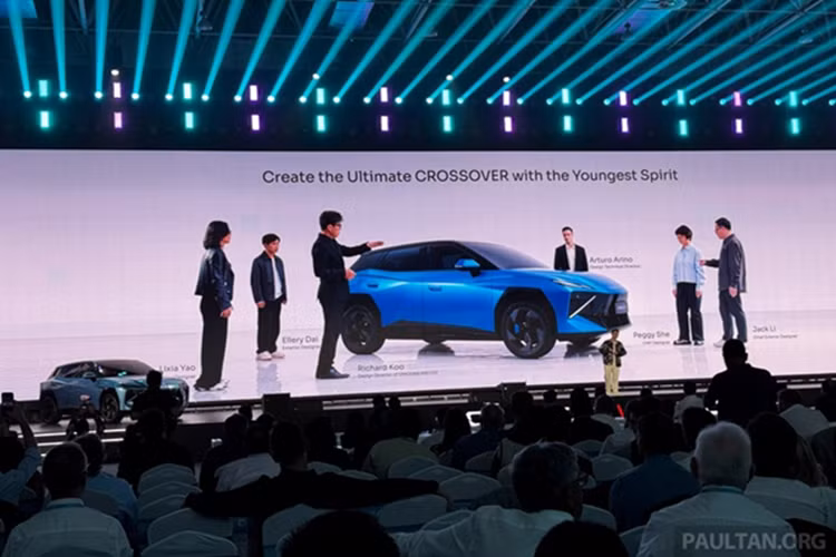 Tại sự kiện ra mắt ở Trung Quốc, Chery không cung cấp thông tin chi tiết về hệ thống truyền động cũng như các chi tiết kỹ thuật hay mức giá xe Omoda C3. Tuy nhiên, hãng xe Trung Quốc cho biết Omoda C3 sẽ bán ra tại Trung Quốc và toàn cầu từ tháng 10 năm nay.