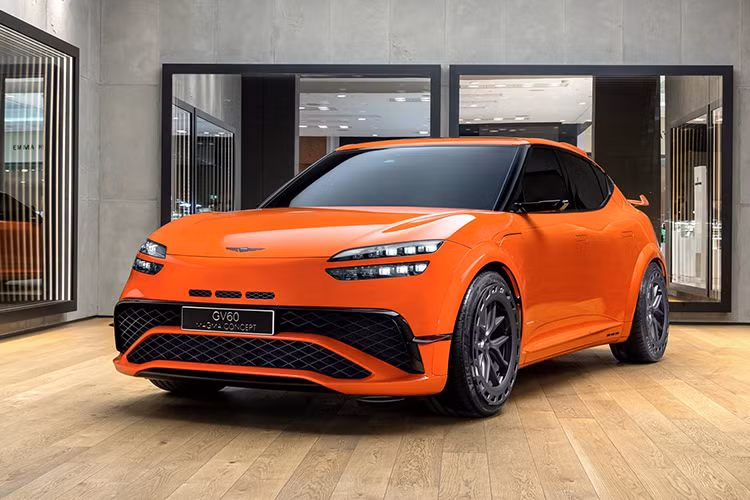 Dự kiến, xe sẽ được bán ra tại Hàn Quốc vào quý I/2025, trước khi cập bến các thị trường khác như Úc vào quý III/2025. Mức giá xe Genesis GV60 AWD 2025 khởi điểm ở mức từ 53.700 USD bao gồm phí đích đến là 1.350 USD hoặc đắt hơn 350 USD so với năm 2024.