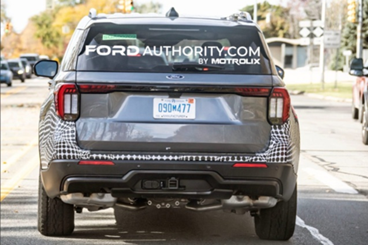 Còn động cơ 3.0L cho công suất 400 mã lực và mô-men xoắn 562 Nm. Khi ra mắt, Ford Explorer Tremor sẽ cạnh tranh trực tiếp với Hyundai Palisade XRT.