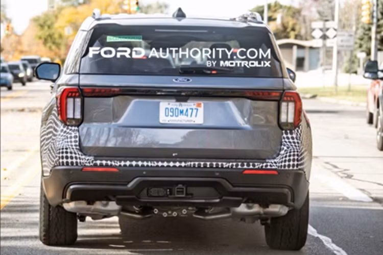 Còn động cơ 3.0L cho công suất 400 mã lực và mô-men xoắn 562 Nm. Khi ra mắt, Ford Explorer Tremor sẽ cạnh tranh trực tiếp với Hyundai Palisade XRT.