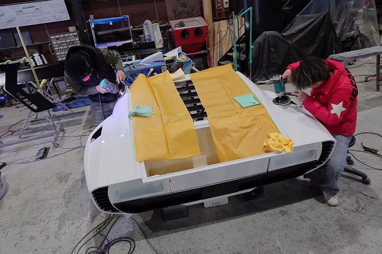 Đây là dự án đầu tiên của hãng độ LB-Silhouette WORKS GT với siêu xe Lamborghini Miura. Dự án này bắt đầu được thực hiện vào cuối tháng 11/2024 và đang trong giai đoạn hoàn tất.