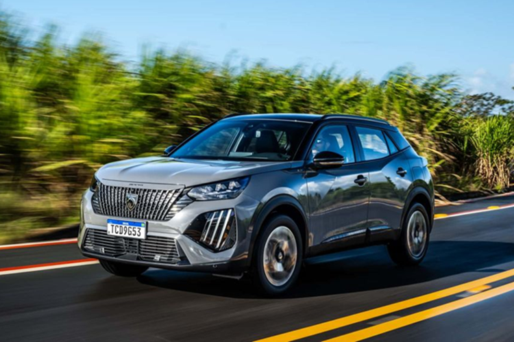 Hiện đại lý đã thông báo nhận đặt cọc xe với giá tạm tính trên 800 triệu đồng. Peugeot 2008 2025 về Việt Nam sẽ được phân phối với 2 phiên bản gồm: Premium và GT (trước đây là Active và GT Line).