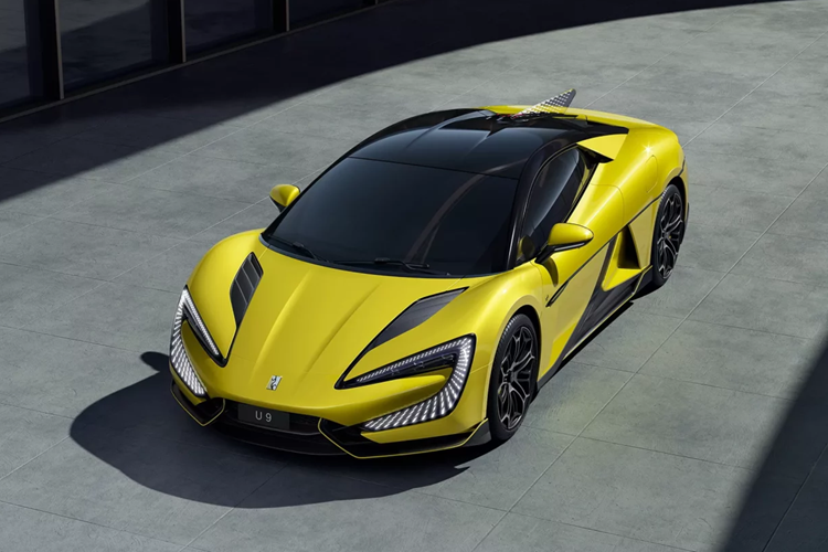 Tính năng này trên siêu xe điện YangWang U9 chắc chắn rất ít khi được sử dụng nhưng nó lại rất có ích trong trường hợp một bánh xe hoặc một lốp có vấn đề.