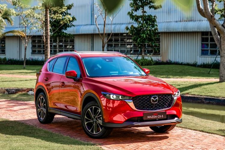 Phân khúc CUV/SUV cỡ C Kết thúc năm 2024, Mazda CX-5 tiếp tục đứng đầu phân khúc SUV/CUV cỡ C với doanh số đạt 14.781 xe. Sở dĩ có doanh số ấn tượng như vậy là nhờ một phần lớn vào giá bán hấp dẫn và độ nhận diện thương hiệu của xe.