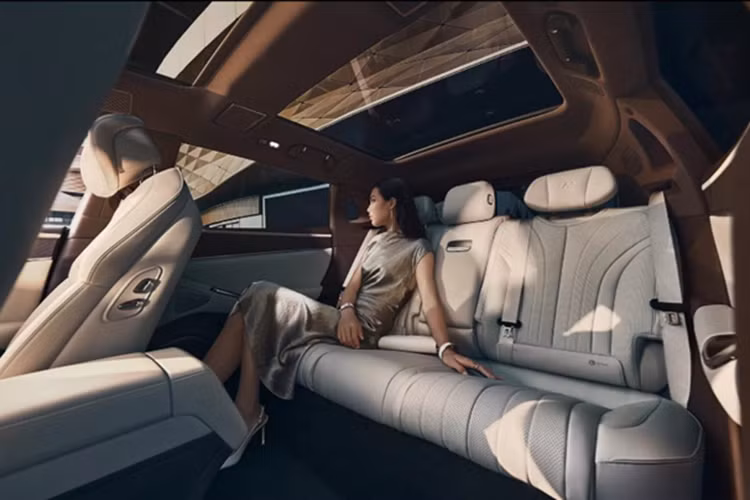 Gần đây, Denza đã tổ chức sự kiện ra mắt thương hiệu tại Milan (Ý), một trong những trung tâm thiết kế và thời trang lớn nhất thế giới nhằm thể hiện rõ định hướng “cao cấp, trẻ trung, công nghệ” mà họ đang nhắm tới.