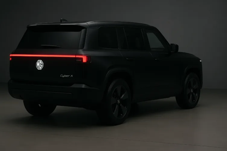 Về mặt kỹ thuật, Cyber X được phát triển trên nền tảng khung gầm E3 mới của MG, hỗ trợ hệ truyền động thuần điện. Ngoài ra, hãng cũng để ngỏ khả năng trang bị bản hybrid sạc điện (PHEV) nếu nhu cầu thị trường đủ lớn. Điều này mở ra tiềm năng tiếp cận đa dạng thị trường với nhiều tùy chọn phù hợp từng khu vực.