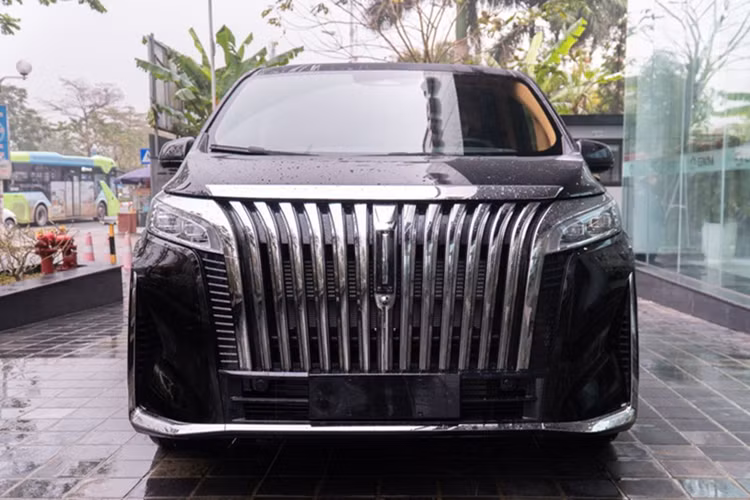 Mẫu xe MPV cỡ lớn WEY 80 PHEV về Việt Nam sẽ được trang bị hệ truyền động plug-in hybrid kết hợp giữa động cơ xăng và mô-tơ điện.